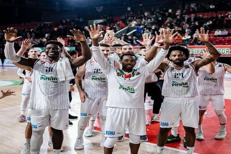 Pınar Karşıyaka, Darüşşafaka'dan istediğini aldı haberinin görseli
