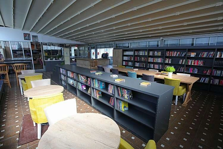 Bayraklı’da kitap kafelerin sayısı artıyor haberinin görseli