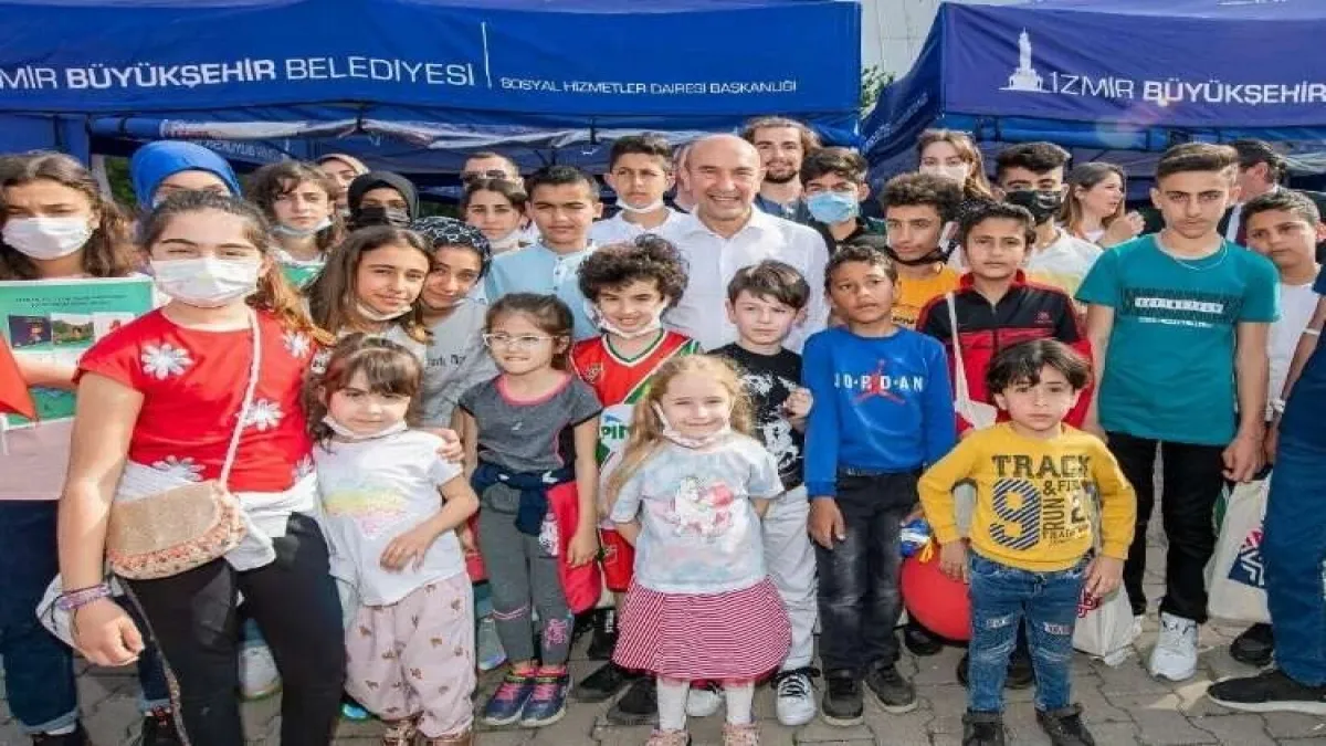 Büyükşehir, öğrencilere ara öğün ve meyve dağıtacak haberinin görseli