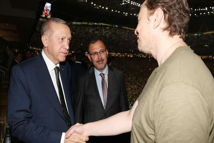 Cumhurbaşkanı Erdoğan, 2022 FIFA Dünya Kupası final maçında Elon Musk ile görüştü haberinin görseli