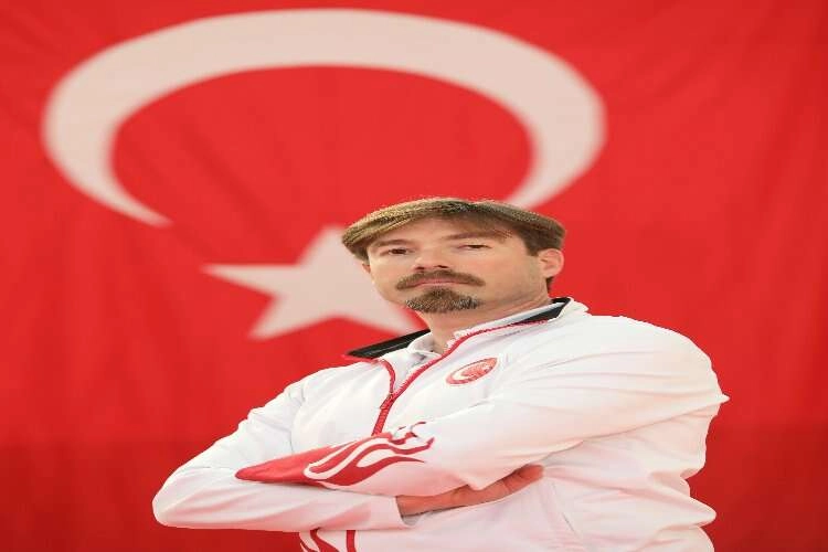 Gaziemir Belediyesi Taekwondo Antrenörü Volkan Yalçınkaya Türkiye Şampiyonu haberinin görseli