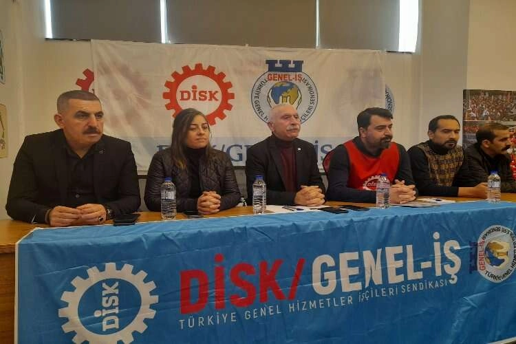 İki belediyede grev sesleri: “Bıçak kemikte!” haberinin görseli