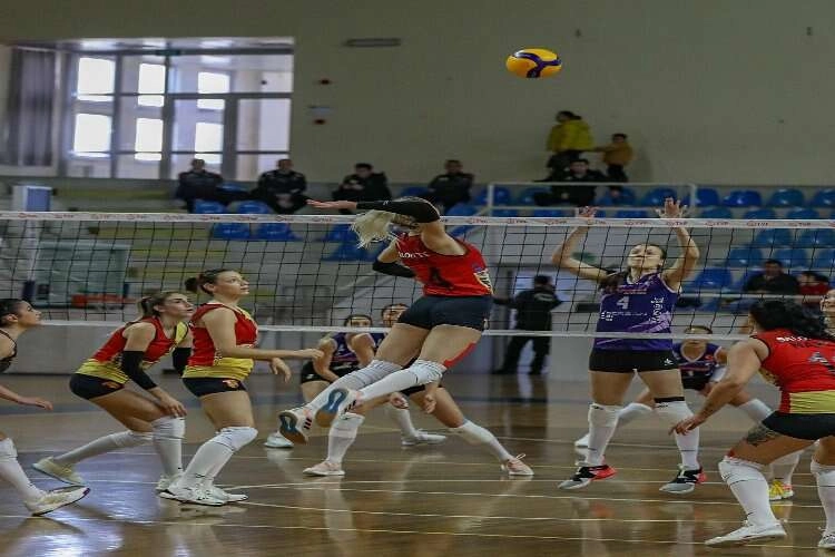 Göztepe Voleybol, rakip tanımıyor haberinin görseli