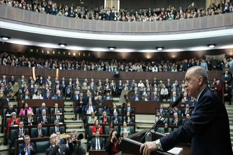 Cumhurbaşkanı Erdoğan: Asgari ücret konusunu yarın çözüme kavuşturacağız haberinin görseli