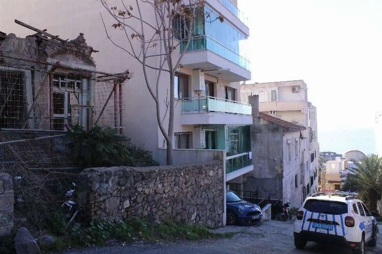 Duvarlardan gelen esrarengiz sesler polisi de alarma geçirdi haberinin görseli