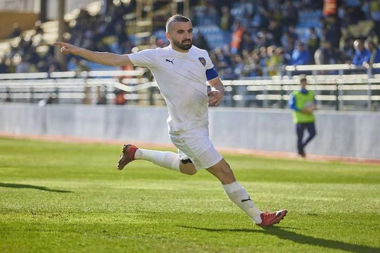 Erhan Çelenk: “Hedefim gol kralı olmak değil, şampiyonluk yaşamak” haberinin görseli