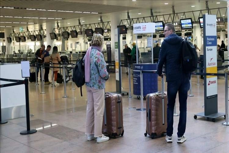 Belçika'da havalimanlarında görevli polisler iş yavaşlatıyor haberinin görseli