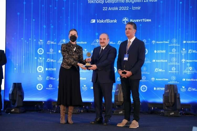 DEÜ’de Gurur Günü:  DEPARK’a Bakan Varank’tan Ödül haberinin görseli