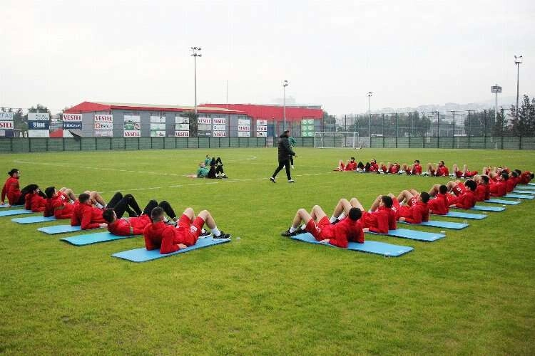 Karşıyaka, ikinci devre hazırlıklarına başladı haberinin görseli