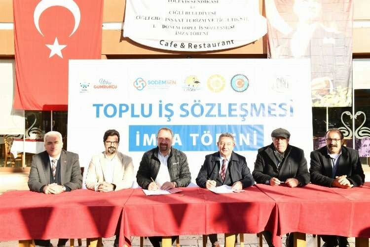 Çiğli'de toplu iş sözleşmesi görüşmeleri mutlu bitti haberinin görseli