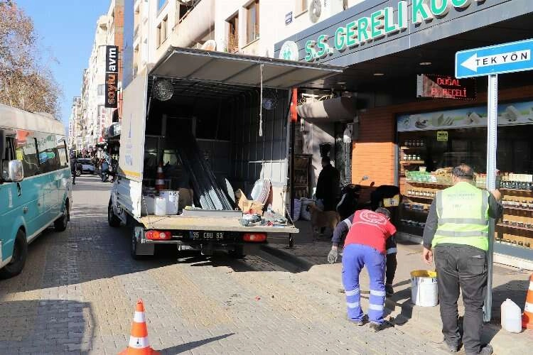 Ödemiş’te Hürriyet Caddesi artık tek yön  haberinin görseli