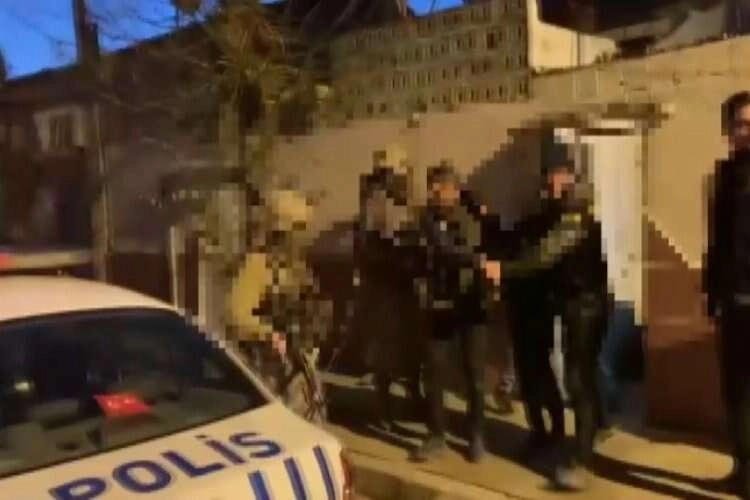 İzmir'de 50 adrese eş zamanlı zehir baskını haberinin görseli
