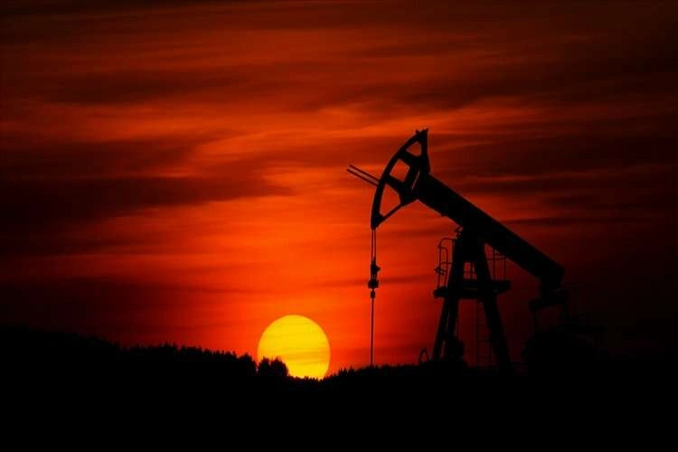Brent petrolün varil fiyatı 85,17 dolar haberinin görseli