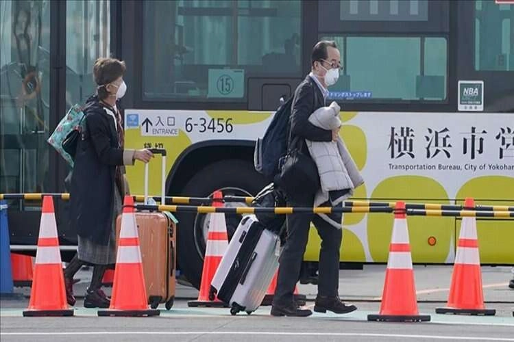 Japonya, Çin'den gelen yolcular için Kovid-19 önlemlerini geri getiriyor haberinin görseli