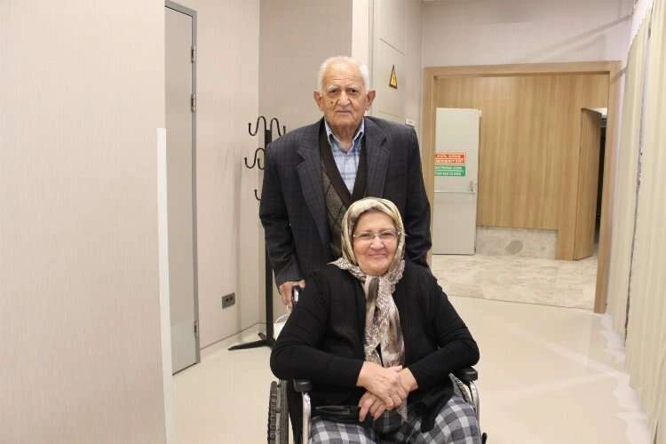 Kanserle mücadelede eş dayanışması haberinin görseli
