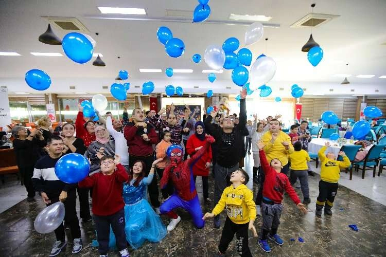Bayraklı’da yılbaşı coşkusu haberinin görseli