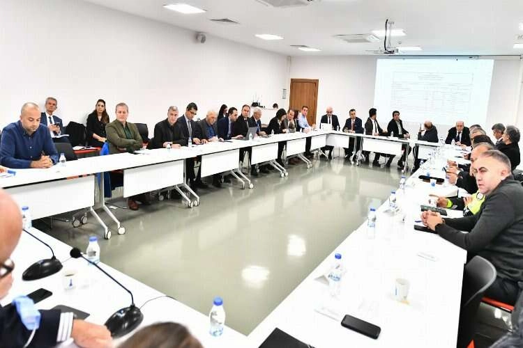 İzmir'de toplu taşımada tam ücret 8,78 TL oldu haberinin görseli