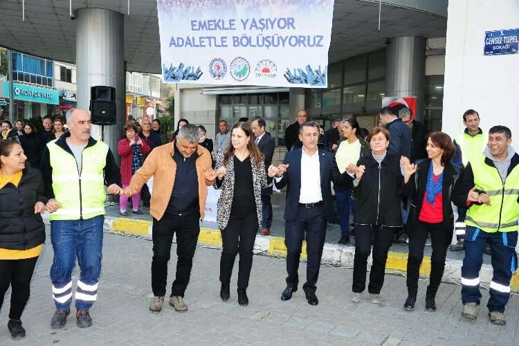 Balçova Belediyesi işçilerinin maaşlarına yüzde 74 zam haberinin görseli