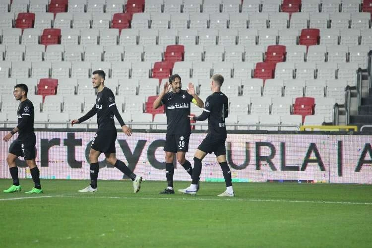 Altay’ın stoper ikilisi; takımın istikrar abidesi haberinin görseli