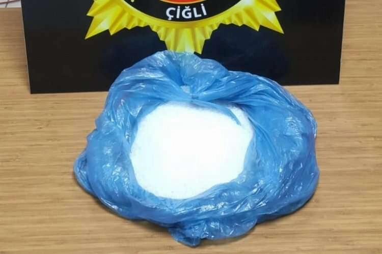 Kiraladıkları evi uyuşturucu kafeteryasına çevirmişler haberinin görseli