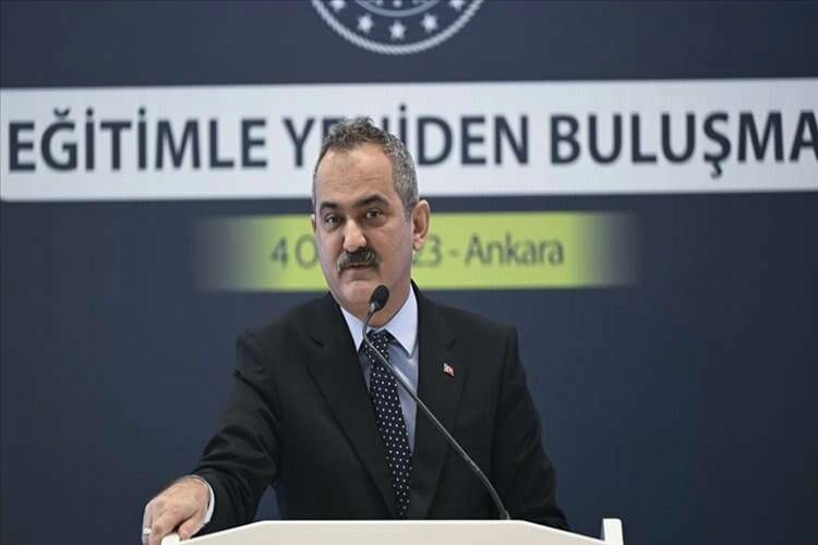 Milli Eğitim Bakanı Özer: Özel okul ücret artışı konusunda 2023 fiyatlarının yüzde 65 olarak belirlenmesi kararını aldık haberinin görseli