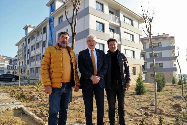 Başkan Eriş: “TOKİ konutlarında tüm oturma ruhsatlarını verdik”  haberinin görseli