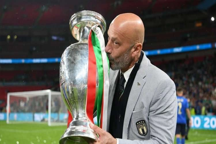 Kanser tedavisi gören eski İtalyan futbolcu Gianluca Vialli, yaşamını yitirdi haberinin görseli