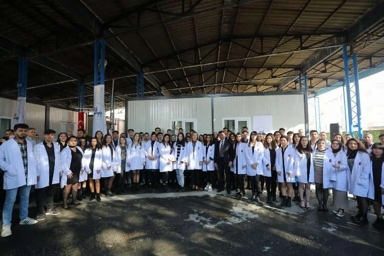DEÜ'de beyaz önlük heyecanı haberinin görseli