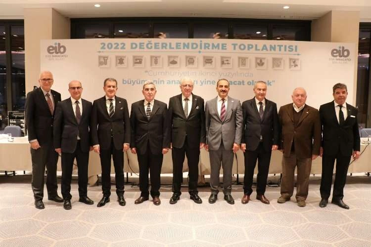 Eskinazi: Kur ithalatı destekliyor haberinin görseli