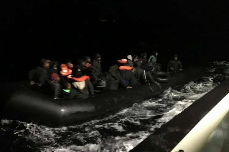 Yunanistan'ın ölüme ittiği 64 düzensiz göçmen kurtarıldı haberinin görseli
