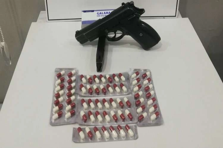 Azılı hırsız, tabanca ve sentetik hap ile yakalandı haberinin görseli