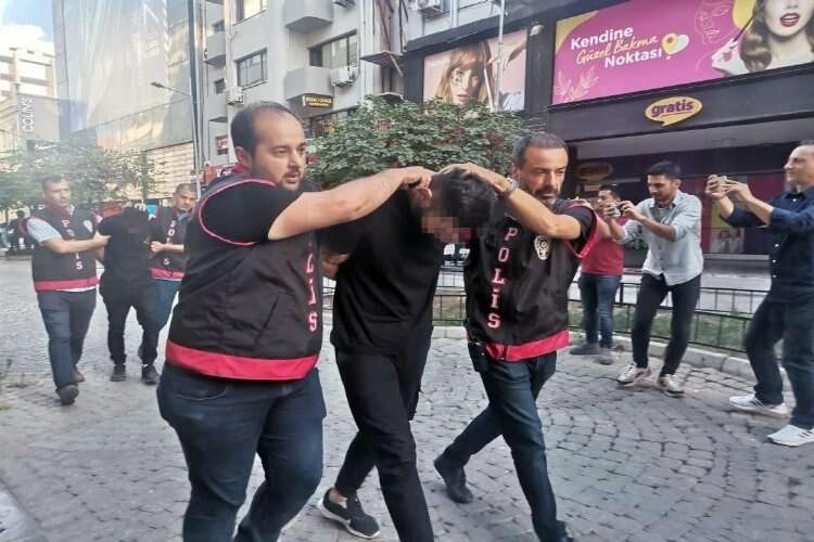 Kur'an-ı Kerim’i yırtıp yakan sanıklara 4.5 yıla kadar hapis talebi haberinin görseli