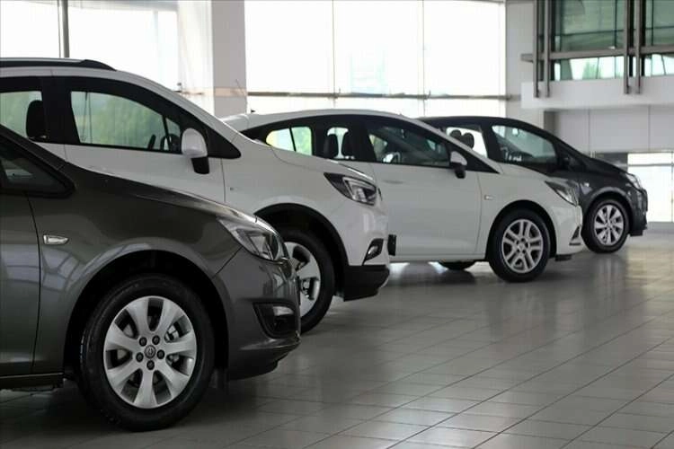 Ticaret Bakanlığı sıfır ve ikinci el araç piyasasına yönelik inceleme başlattı haberinin görseli