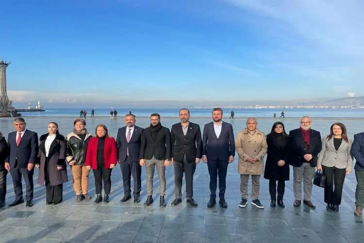 Yeni başkan Şenol Aslanoğlu sahaya indi haberinin görseli