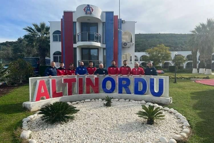 Altınordu'dan transfer bombaları haberinin görseli