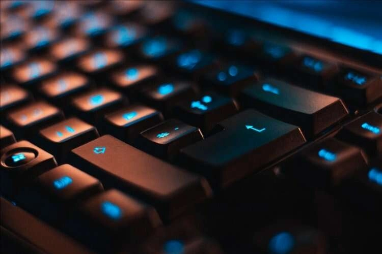 Bilgisayar satışları 2022'de yüzde 16,2 düştü haberinin görseli