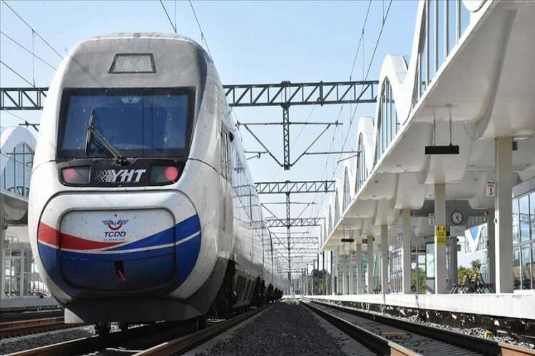 Yarıyıl tatili için ek YHT seferleri konuldu haberinin görseli