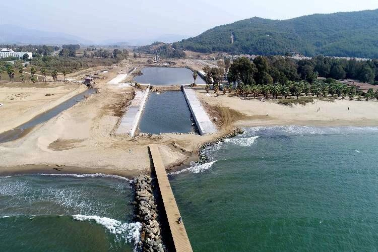 Efes Antik Kenti, denizle buluşuyor haberinin görseli