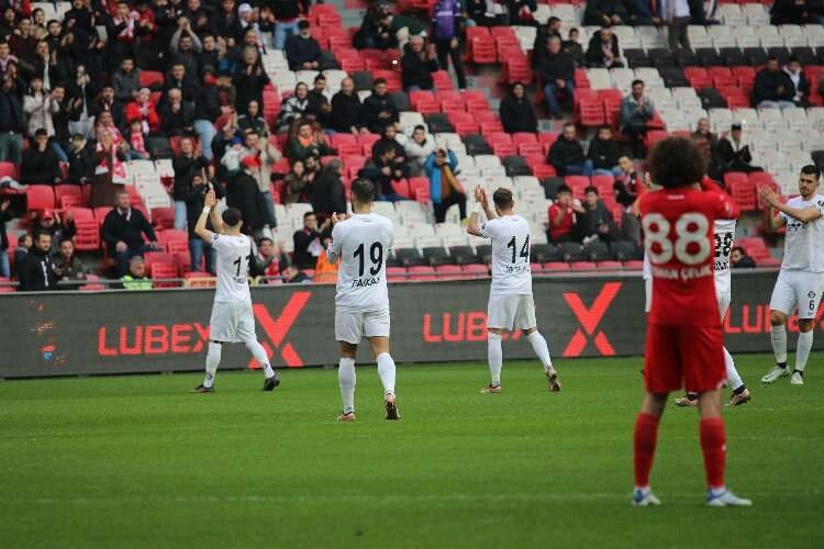 Altay'da, mağlubiyet serisi devam ediyor haberinin görseli