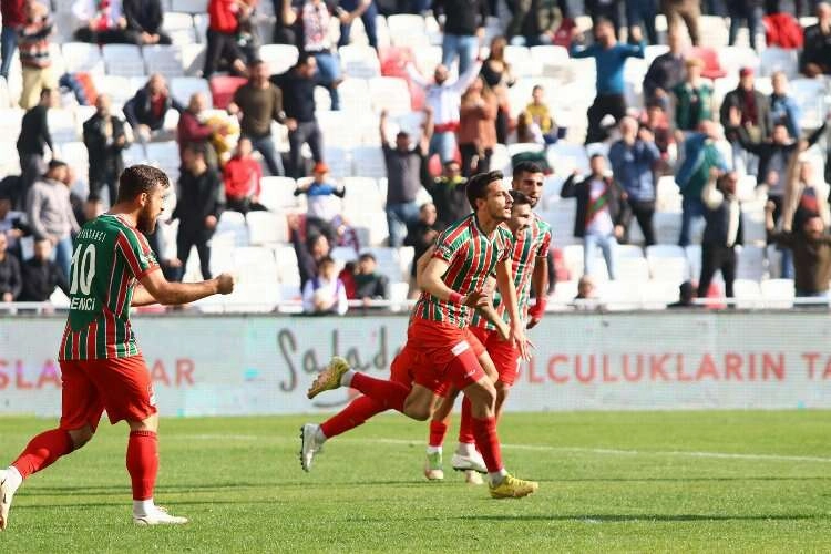 Karşıyaka, en gollü haftasını yaşadı haberinin görseli