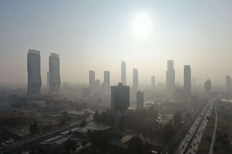 Sisli hava görüş mesafesini düşürdü haberinin görseli