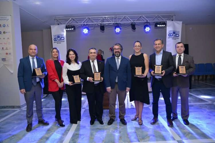 EMD İzmir Şubesi 33. Yaşını Pamukkale’de kutladı haberinin görseli