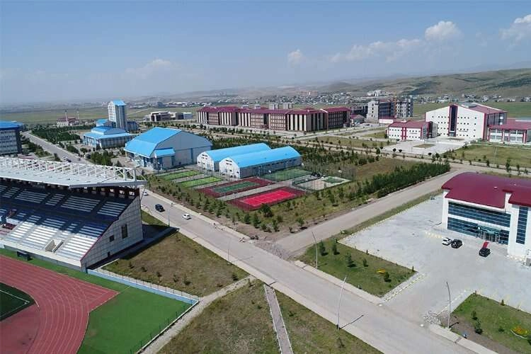Kafkas Üniversitesi 4/B Sözleşmeli Spor Uzmanı (Cankurtaran) alınacak haberinin görseli