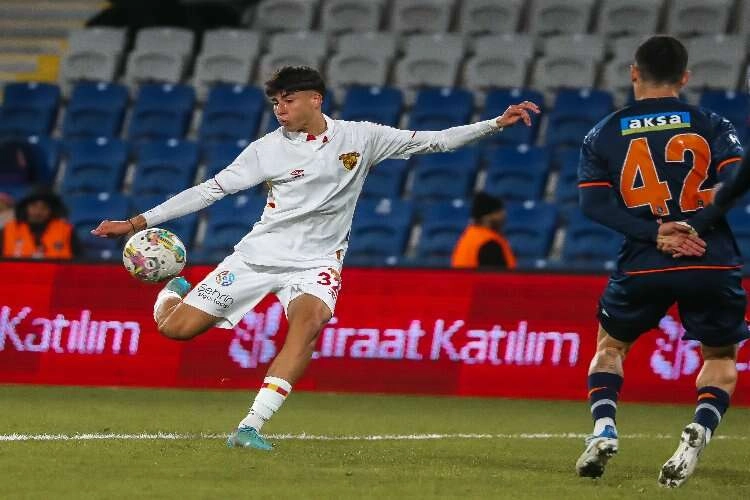 Göztepe, İzzet Furkan Malak’ın sözleşmesini uzattı haberinin görseli