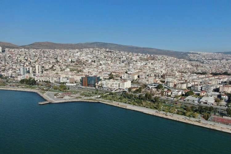 ‘Bayraklı Çözüm Merkezi’ yüzleri güldürüyor haberinin görseli