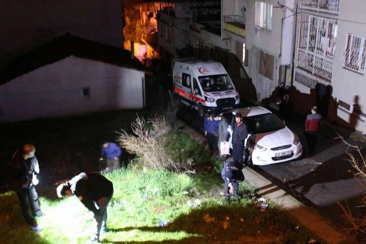 İzmir Karabağlar'da bilgisayar oyunu oynarken vurulan genç hayatını kaybetti haberinin görseli