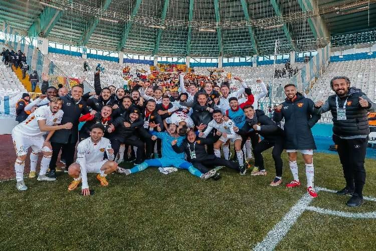 Göz-Göz, play-off'a odaklandı haberinin görseli