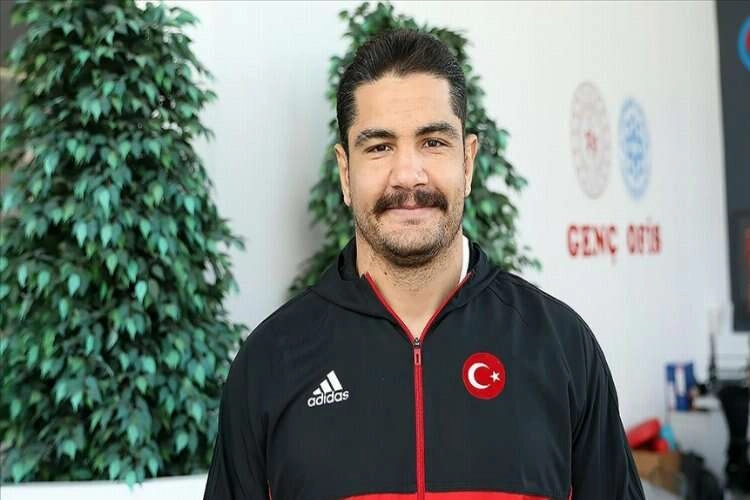 Milli güreşçi Taha Akgül'ün hedefi 10. kez Avrupa şampiyonluğu haberinin görseli