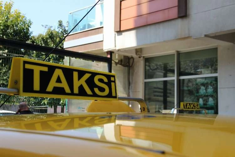 İzmir'de taksi ücretlerine zam geldi haberinin görseli