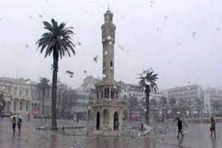 İzmir'de hava durumu... Yarın hava nasıl olacak? haberinin görseli